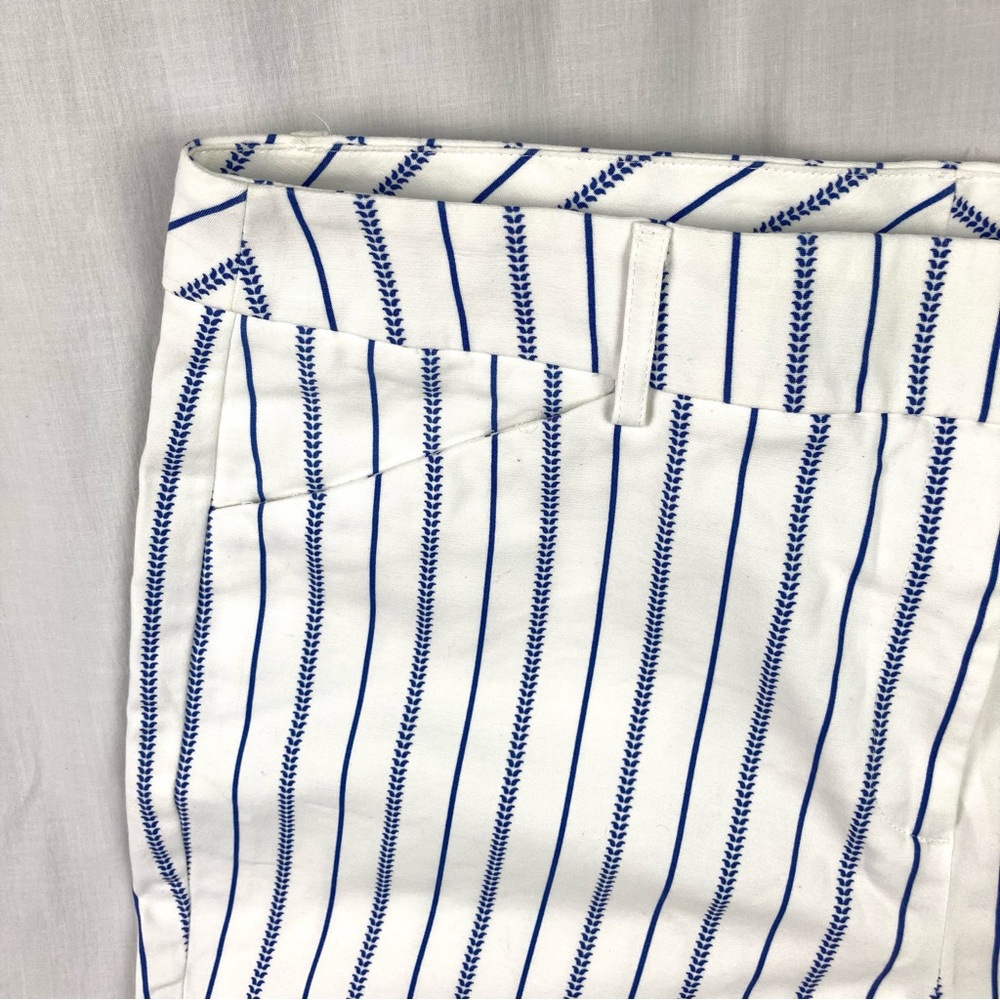 Chico's So Slimming Crop Pants size 8 Striped cuff - Picture 12 of 16